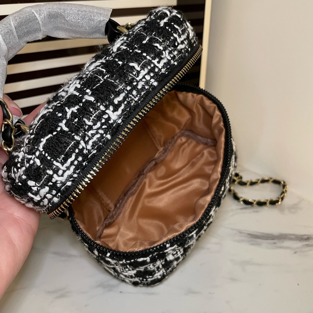 Black and White Tweed Vanity Chain Bag - Picture 6 of 7
